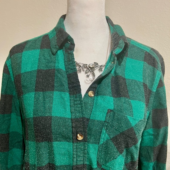 American Eagle Green Buffalo Plaid Flannel Shirt - Boyfriend Fit - Small - Picture 3 of 4